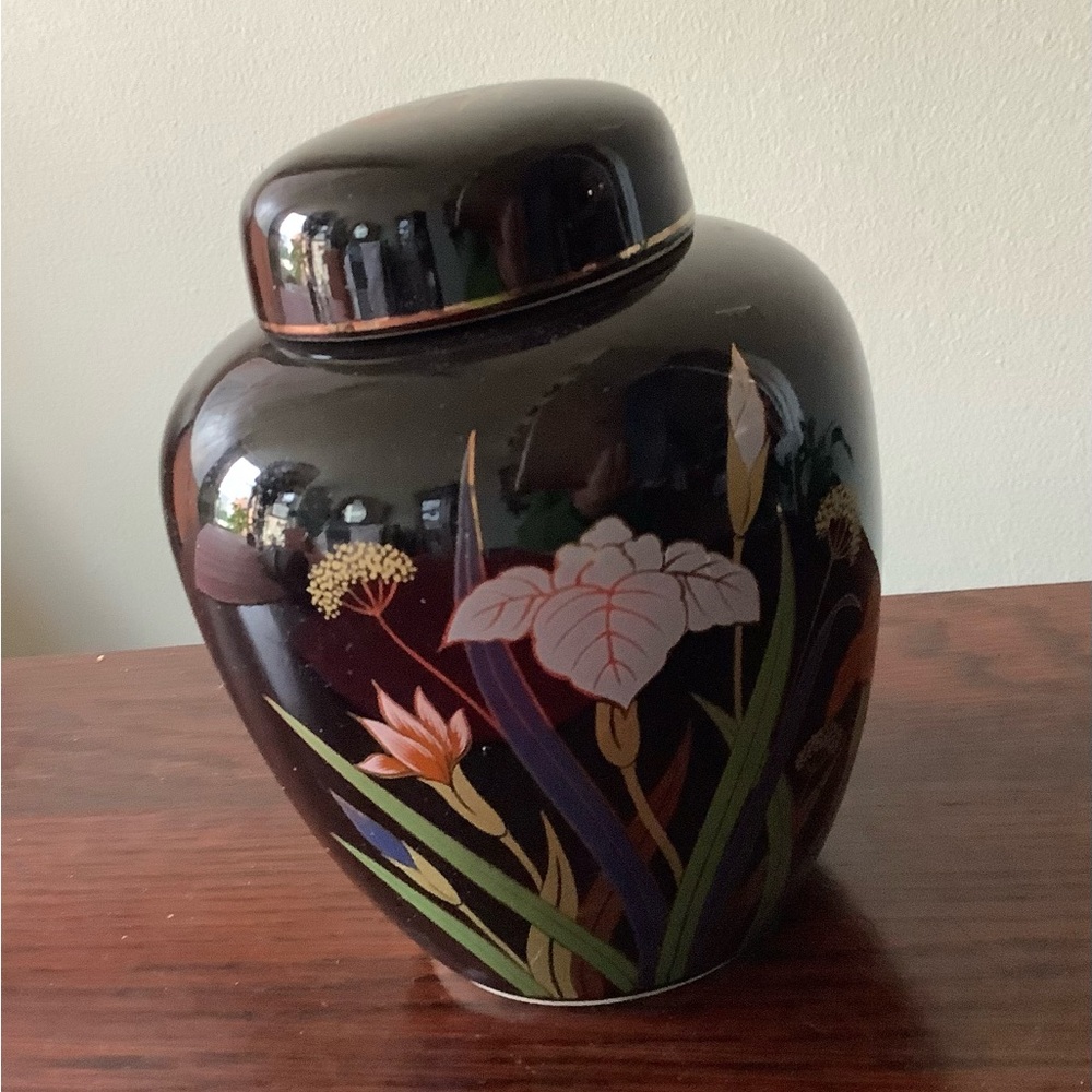 Vintage Japanese pottery urn with lid